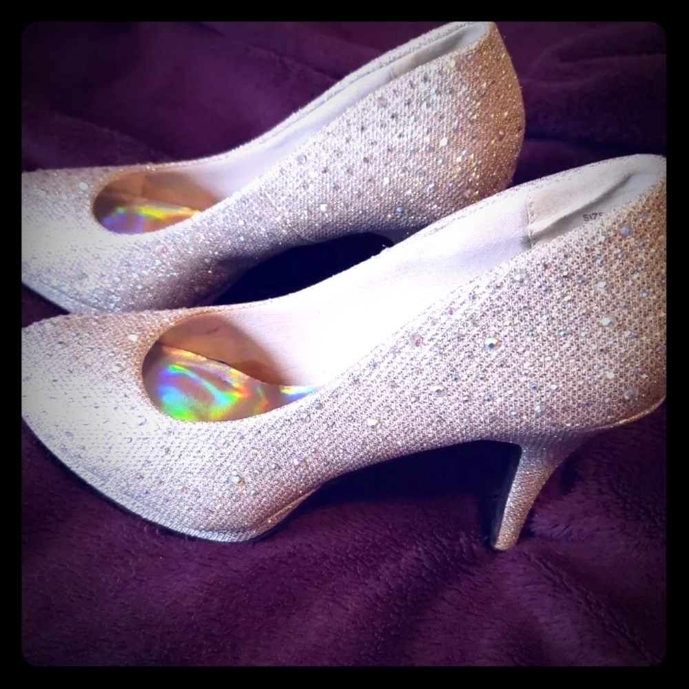 Silver Slipper High Heels Womens Size 9M. Like New